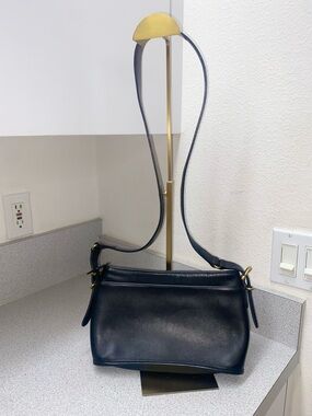 Coach Vintage “Equestrian” Black Leather Shoulder or Crossbody Bag EUC